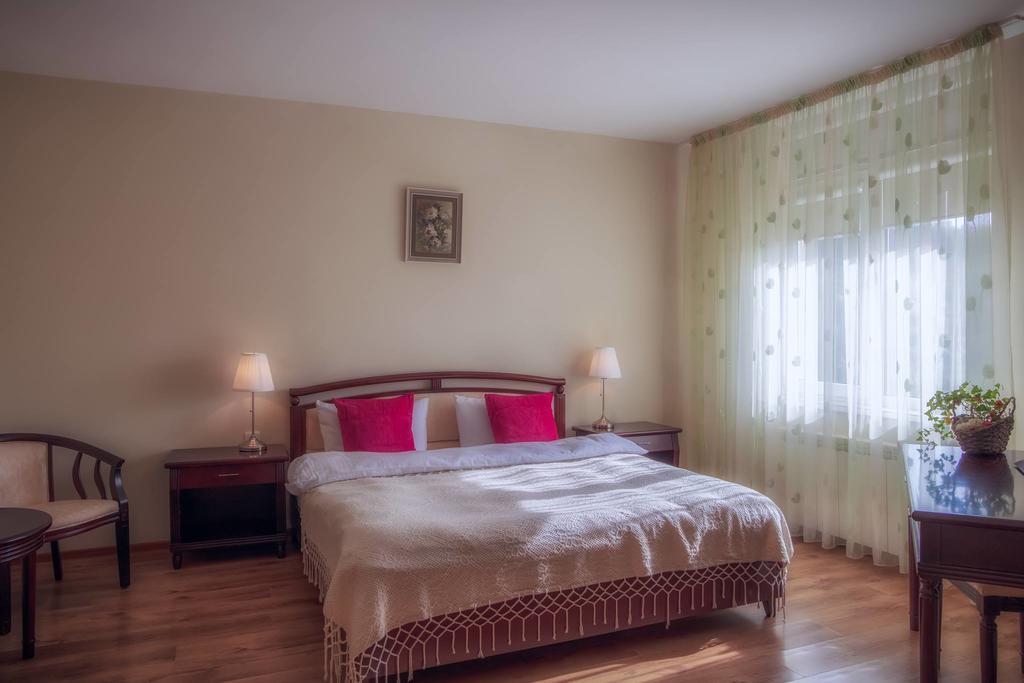 Pensiunea Boema Piatra Neamţ Extérieur photo