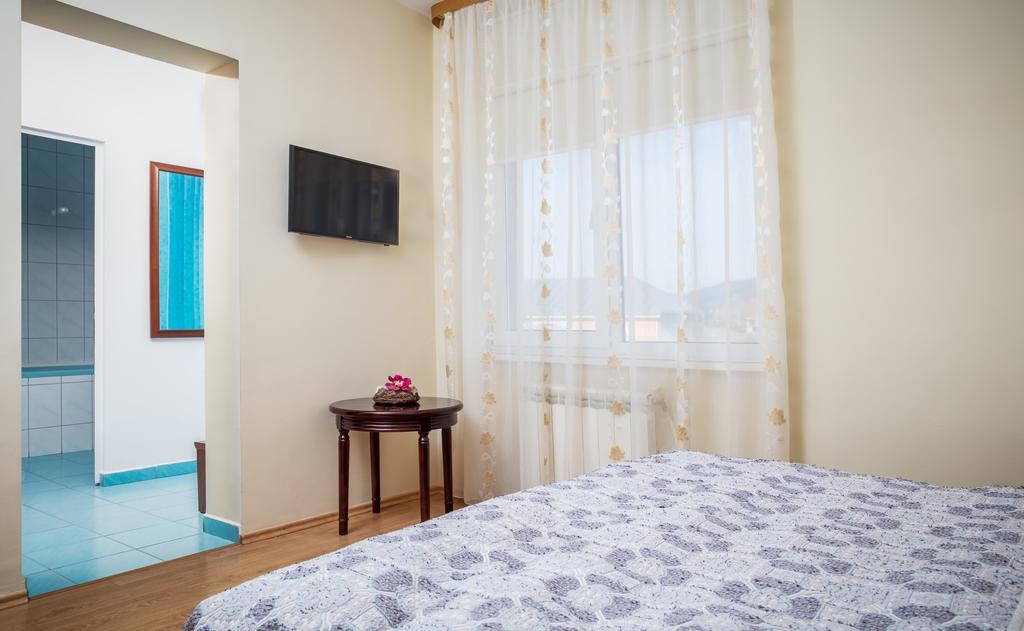 Pensiunea Boema Piatra Neamţ Extérieur photo