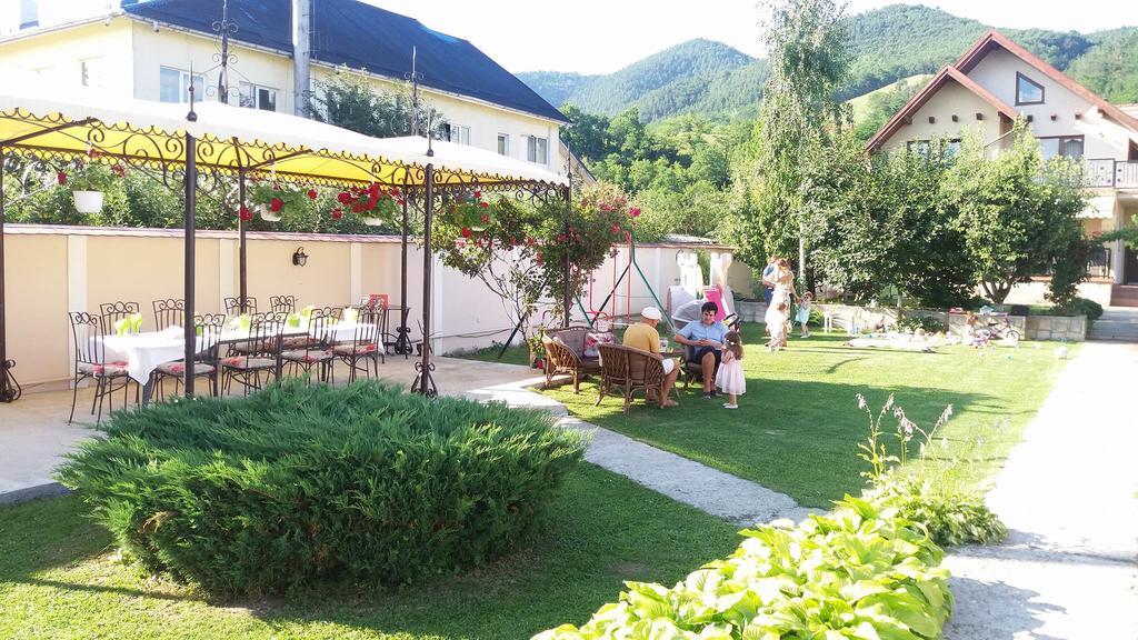 Pensiunea Boema Piatra Neamţ Extérieur photo